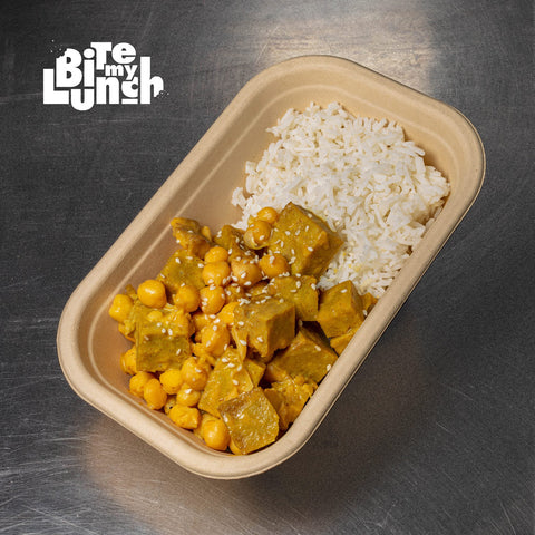 Caril de seitan e grão com arroz basmati