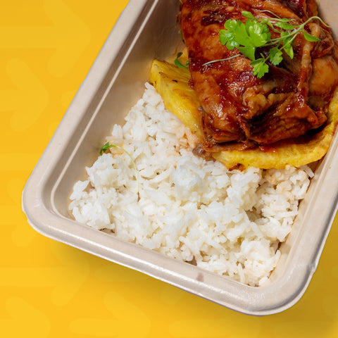 Frango huli-huli com abacaxi grelhado e arroz basmati