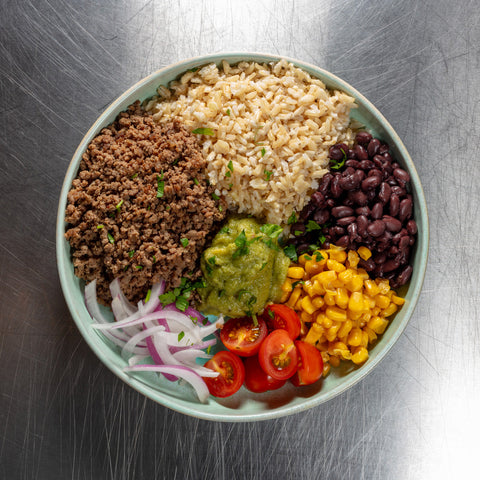 Burrito bowl com carne picada e arroz integral