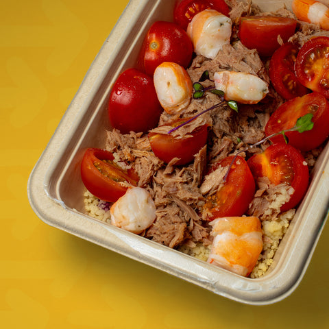 Couscous do mar com tomate cherry e cebola roxa
