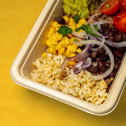 Burrito bowl com carne picada e arroz integral