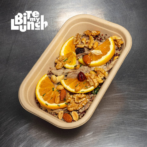 Quinoa com pato, laranja, frutos secos e couve kale