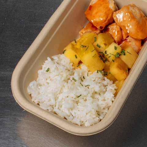 Frango com molho agridoce, ananás e arroz jasmim
